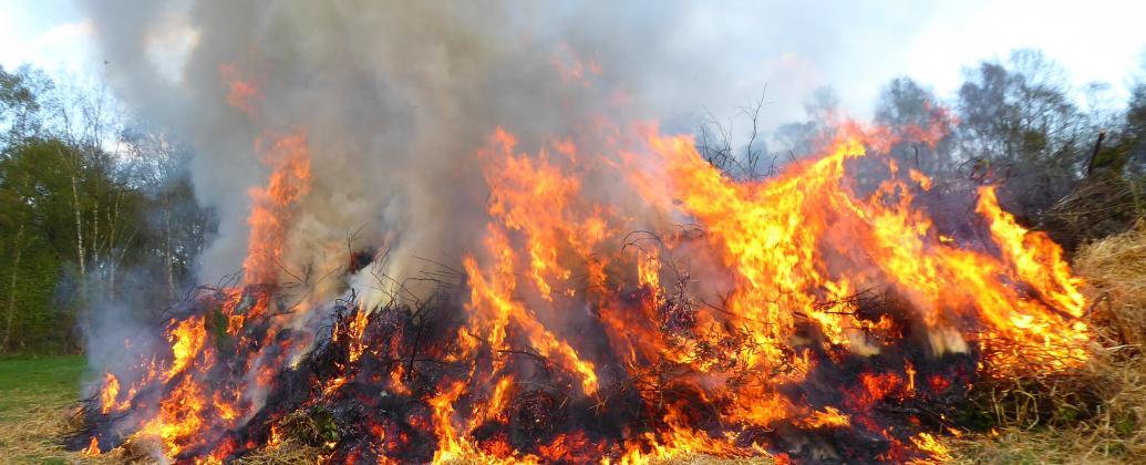 Osterfeuer am Oyter See