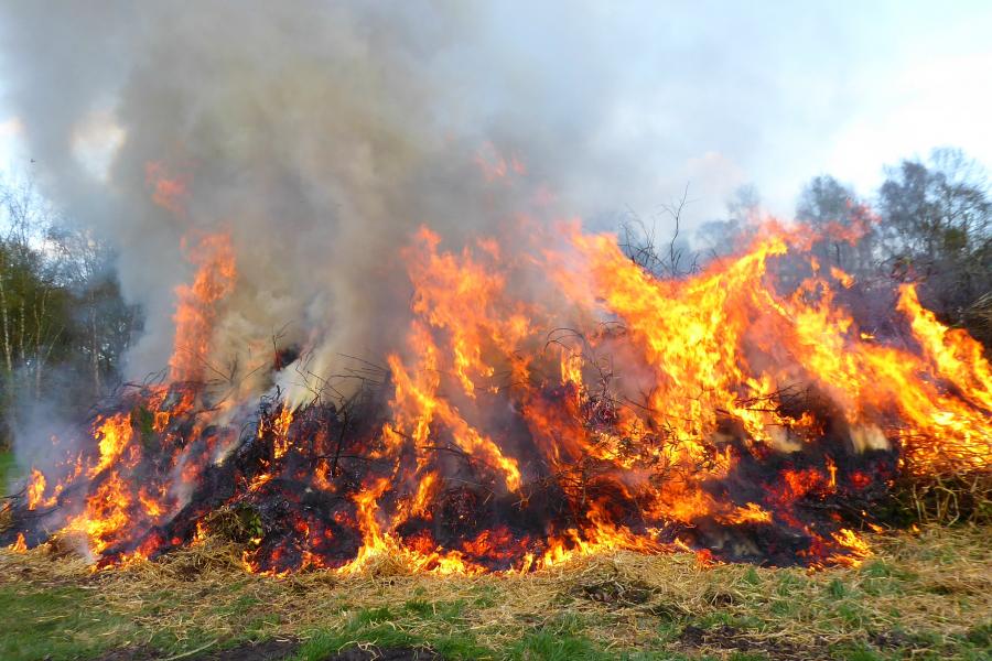 Osterfeuer am Oyter See